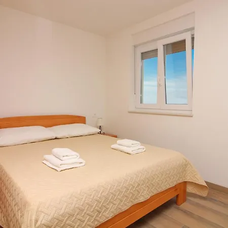 In 38392 Apartmán Primošten