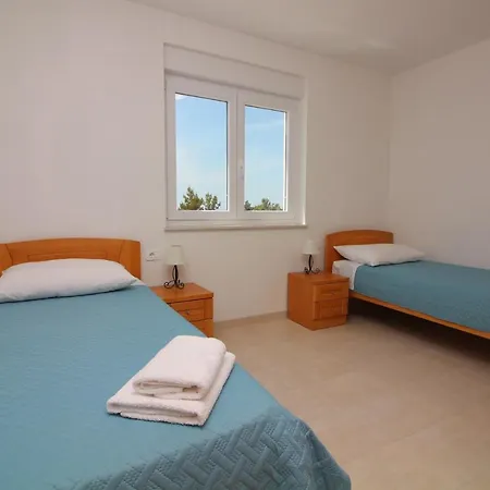 In 38392 Apartmán Primošten