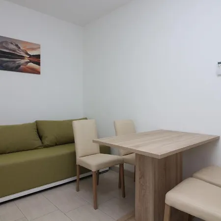 Apartmán In 38392 Primošten